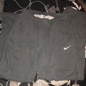 NIKE SWEATPANTS